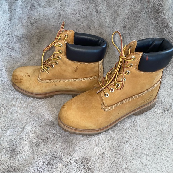 Levis | Tan Suede Boots - Picture 3 of 7